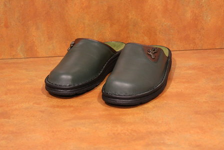 Chaussons en cuir avec motif, vert fonc&eacute;
