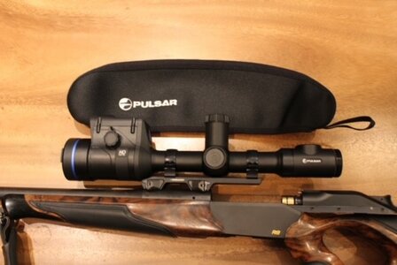 Pulsar neoprene Rifle scope cover XL