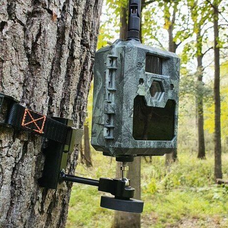 ICU universal mounting bracket for wildlife camera