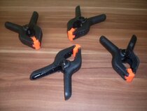 Zaciski do siatek kamuflażowych duże 110 mm Zaciski do siatek kamuflażowych duże 110 mm